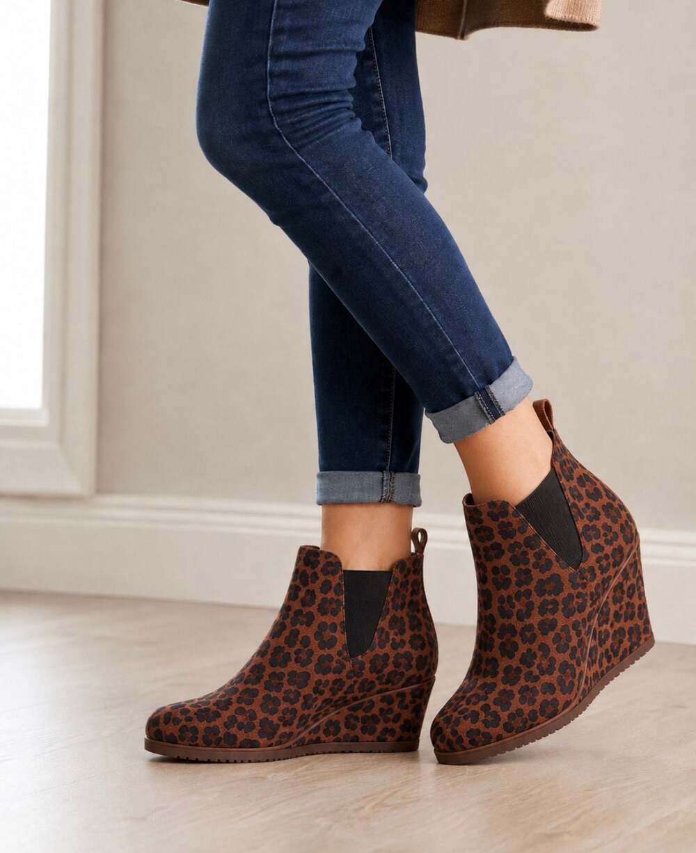 Toms Women's Kallie Cutout Boot, Macadamia Mini Cheetah Printed Suede, Sz 7